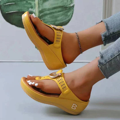 Comfortable women's sandals with a supportive fit – Talia