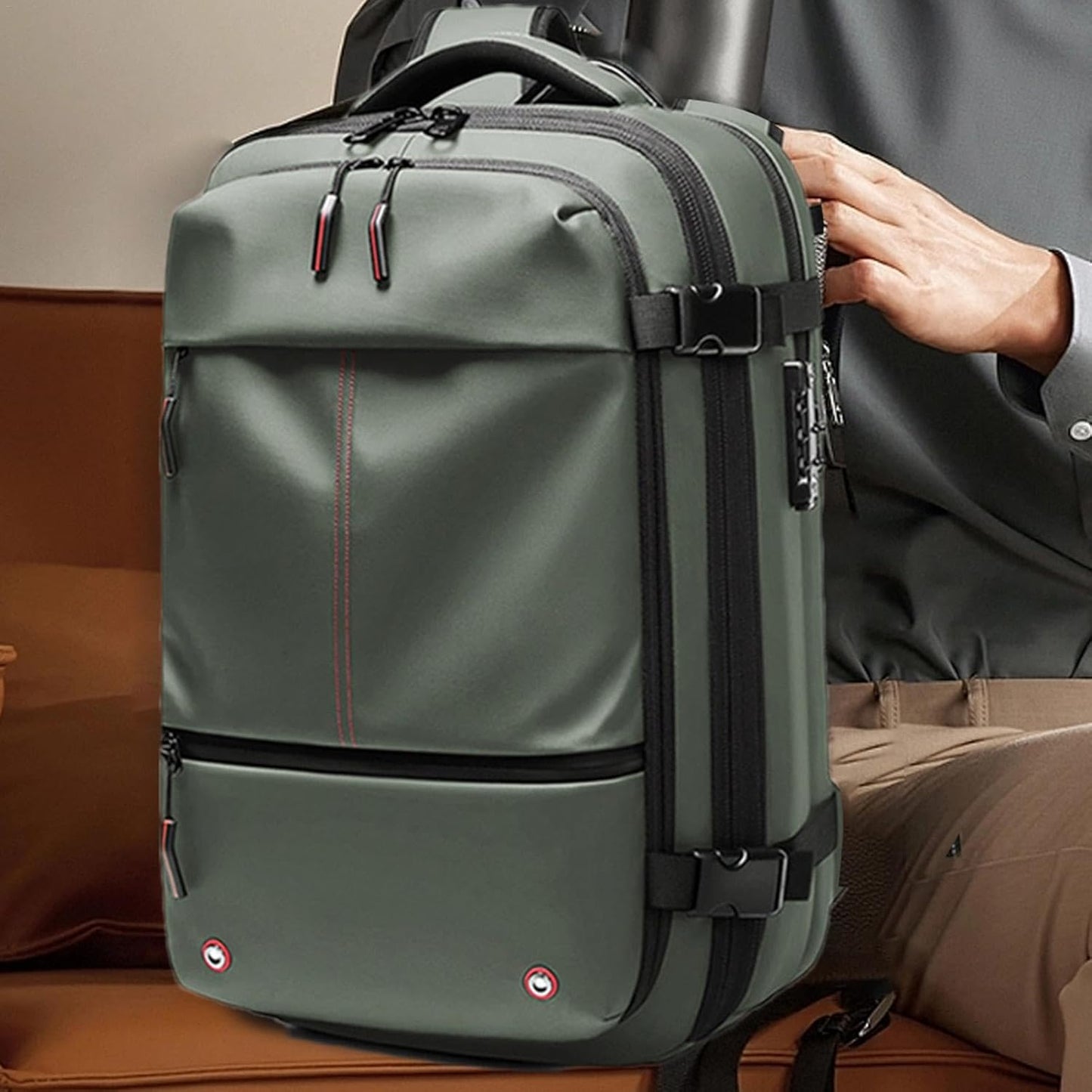 Vacuum Cleaner Backpack – Expandable 60L Waterproof Travel Bag with Laptop Compartment – Trivora