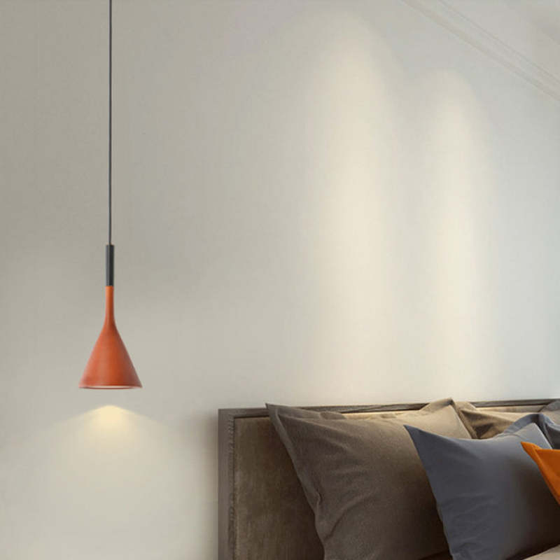 Modern Triangular Pendant Light - Trionda