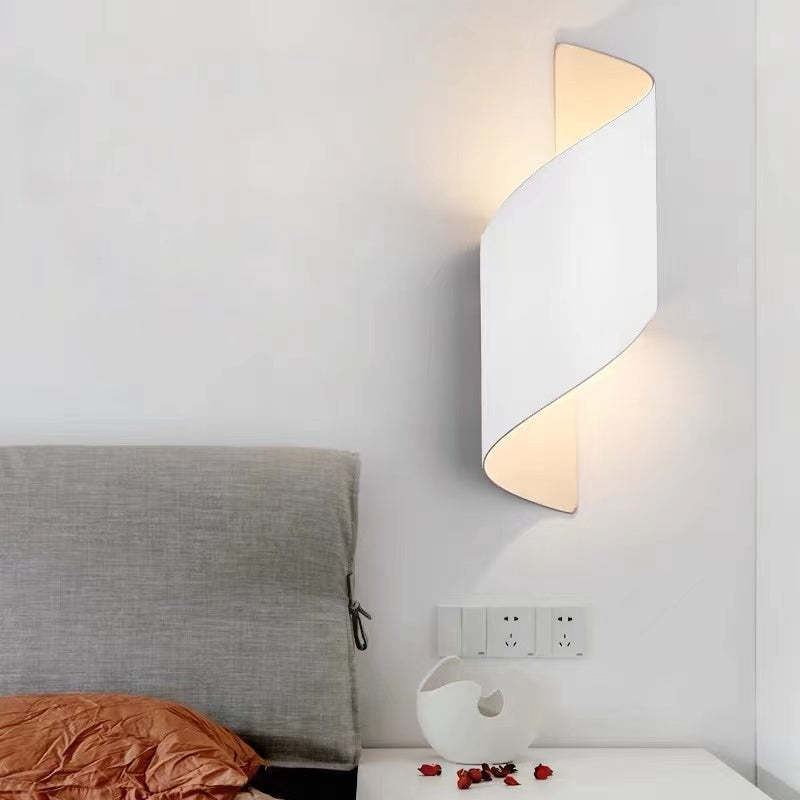 Modern Spiral LED Wall Lamp – TwistLight