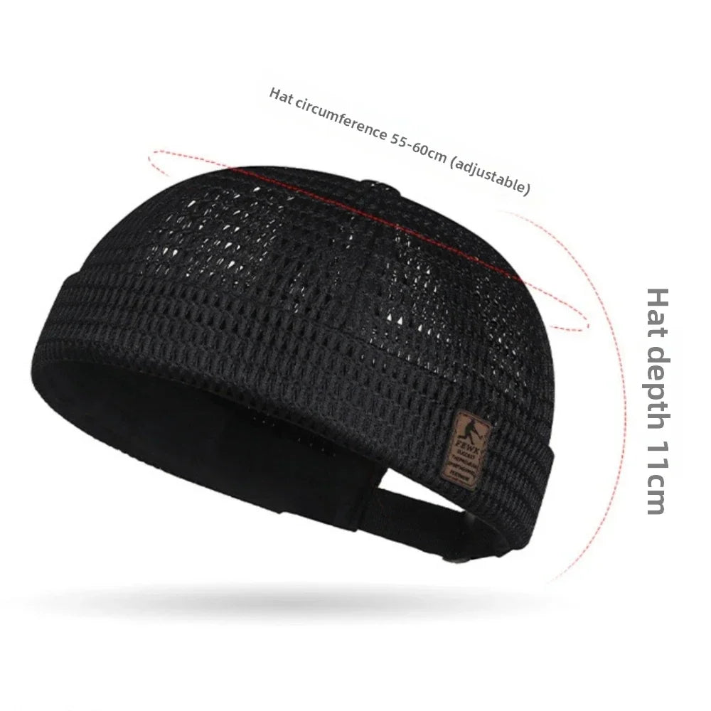 Black mesh cap with dimension lines marking the adjustable circumference and the depth 7