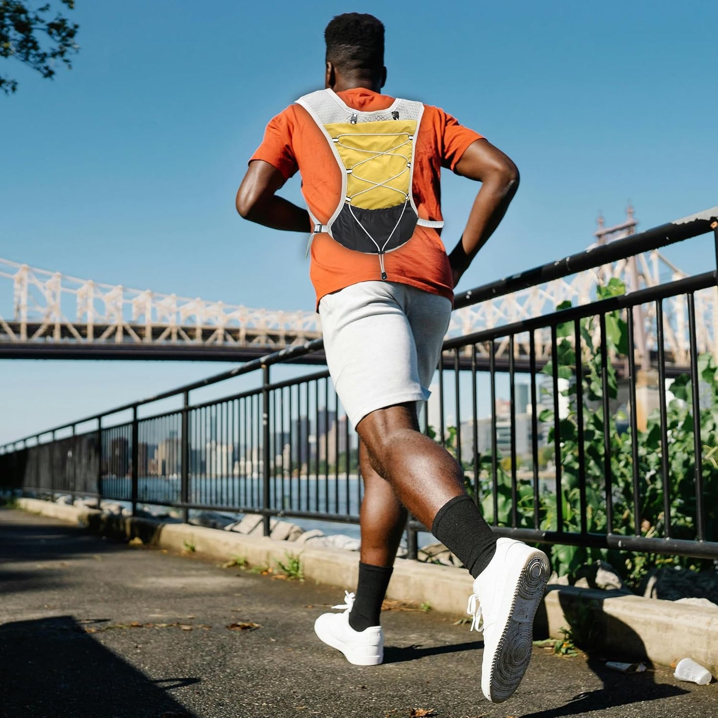 Ultralight running hydration vest with 2‑litre water bladder – Dravien