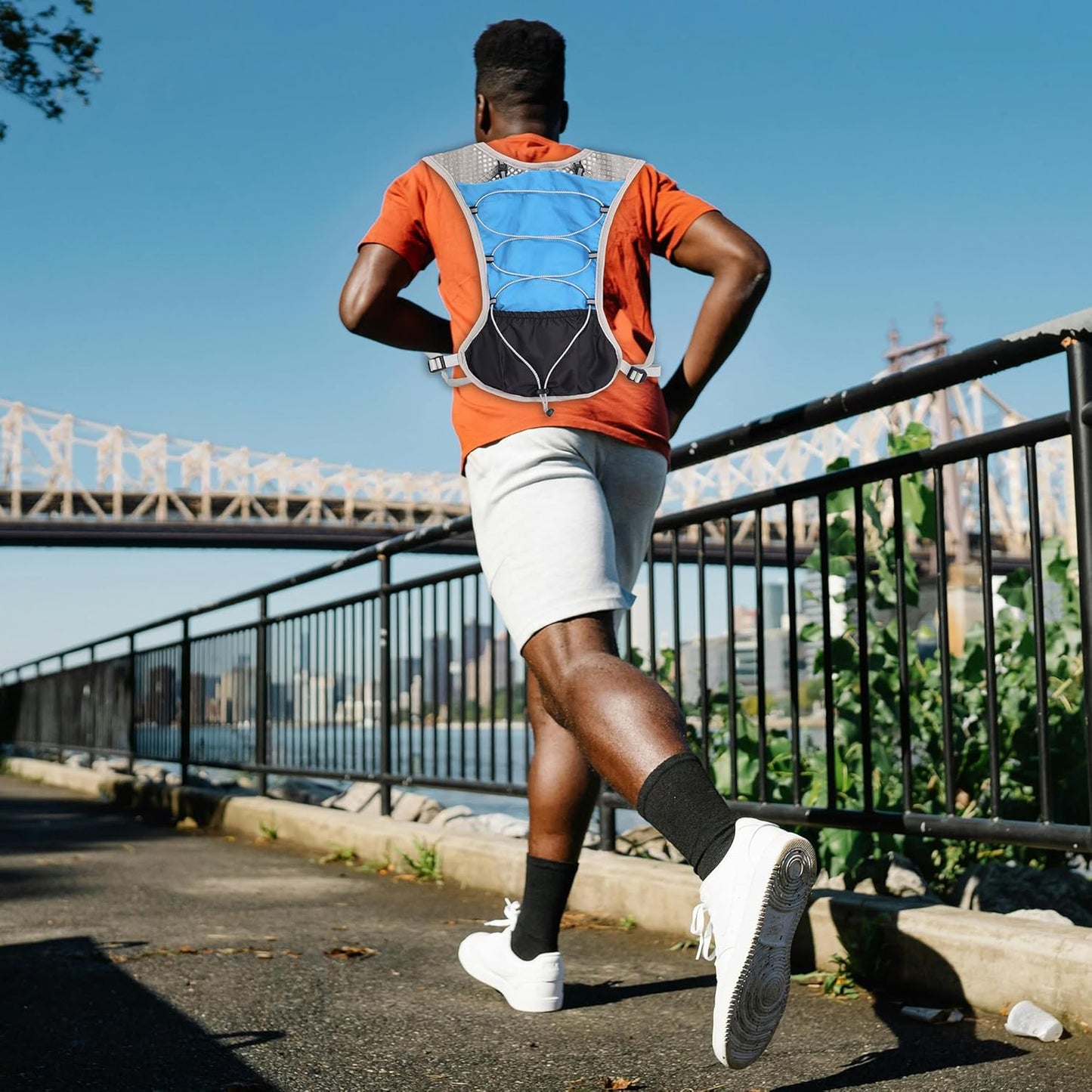 Ultralight running hydration vest with 2‑litre water bladder – Dravien