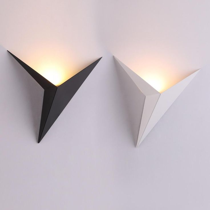 Modern Triangular Wall Lamp - TrigoLux