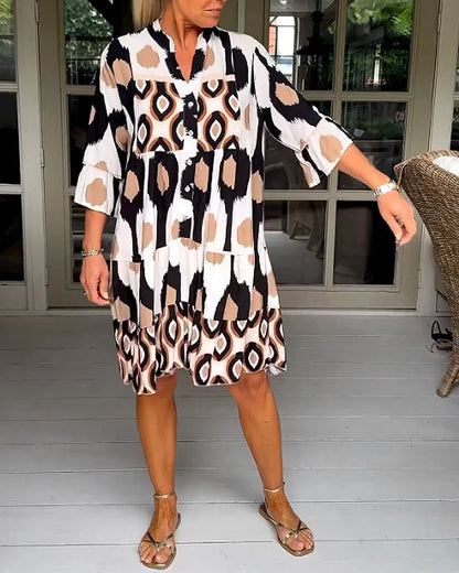 Trendy short-sleeved dress with abstract print & loose fit – Liora