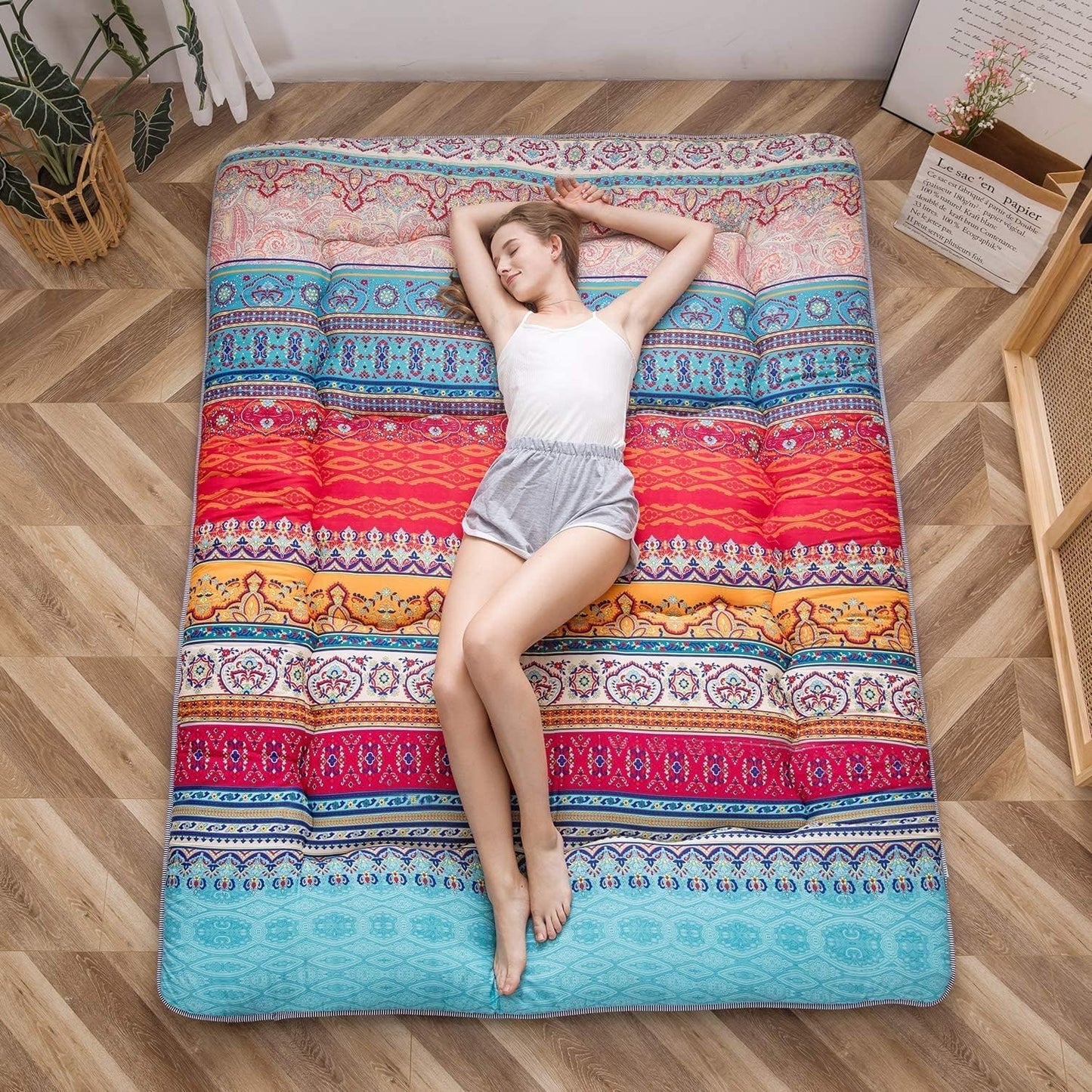 Foldable Japanese futon floor mattress with memory-foam support – Arivon