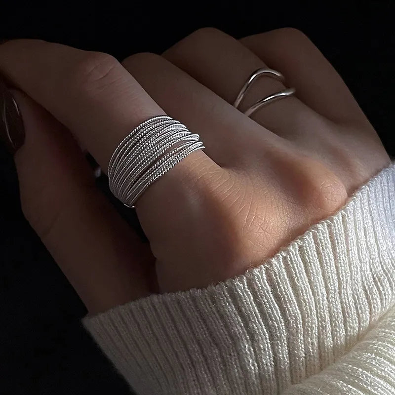 Adjustable Silver Ring with Vintage Detail – Seléna