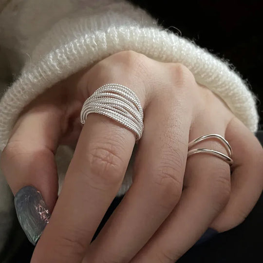 Adjustable Silver Ring with Vintage Detail – Seléna