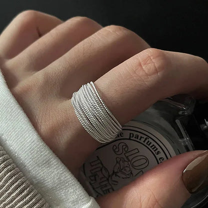 Adjustable Silver Ring with Vintage Detail – Seléna