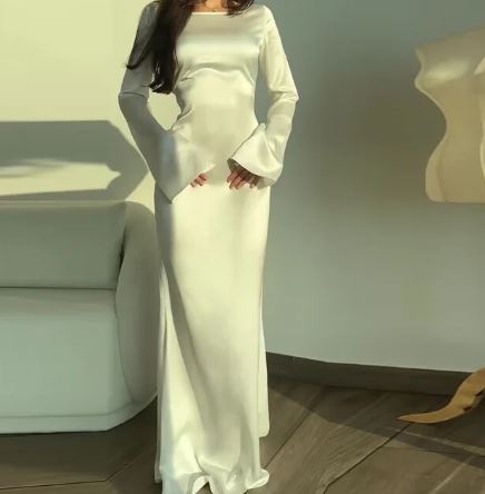 Stylish Dress with Long Sleeves - Sophia