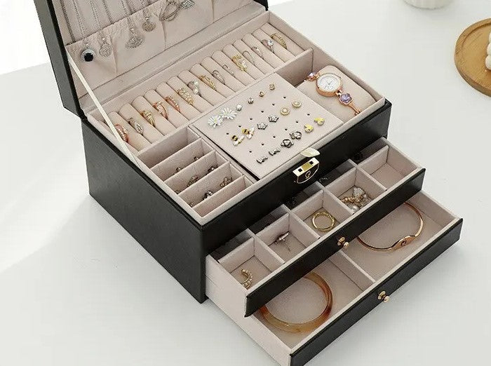 Jewellery box with multiple layers and velvet interior – Maeva