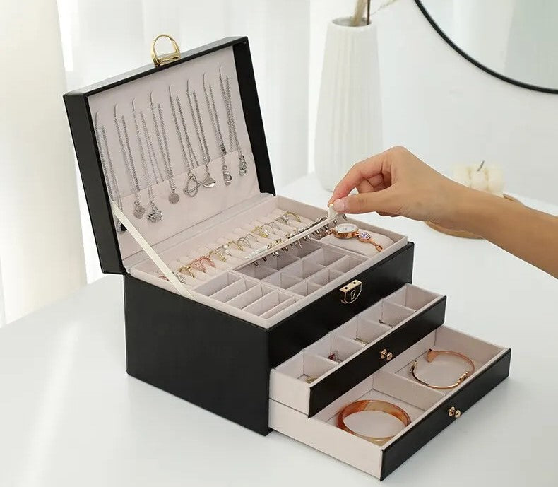 Jewellery box with multiple layers and velvet interior – Maeva