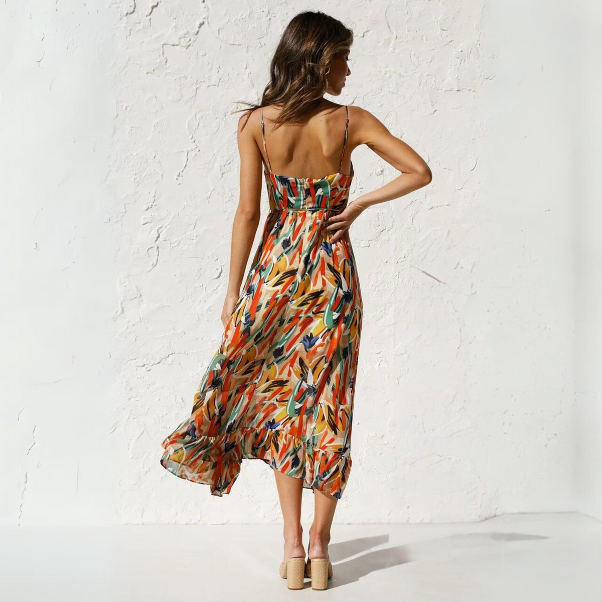 Summer dress with print and backless design – Elora