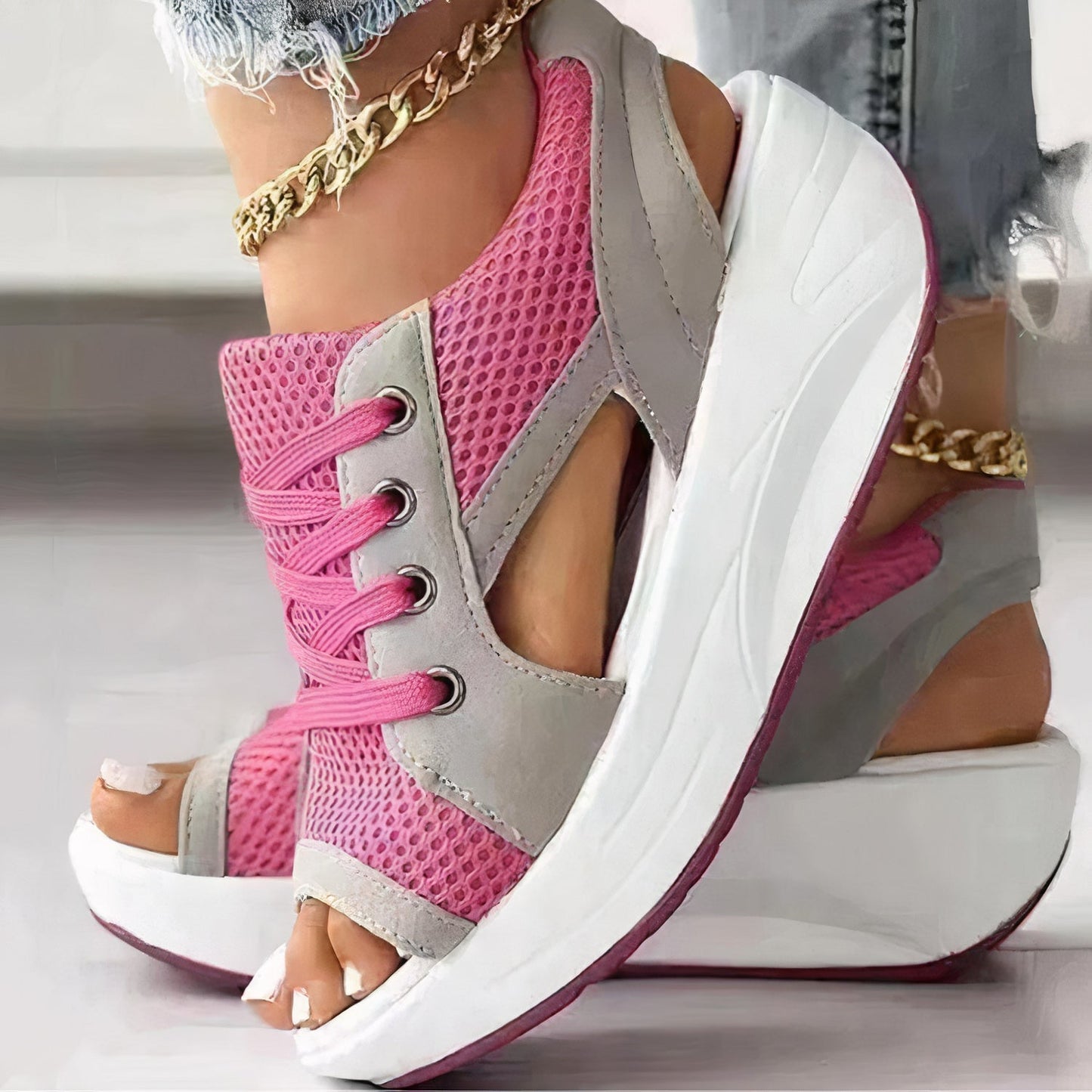 Sporty heeled sandals with lacing and open-toe – Dalina