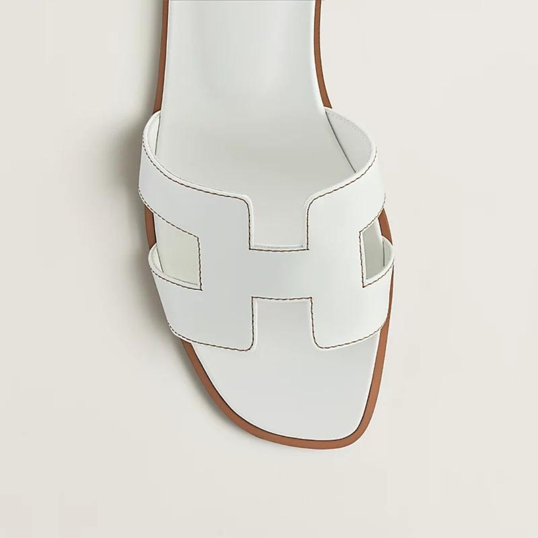 Flat Sandals With Cut-Out Strap Design - Diana