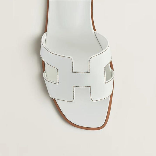 Flat Sandals With Cut-Out Strap Design - Diana