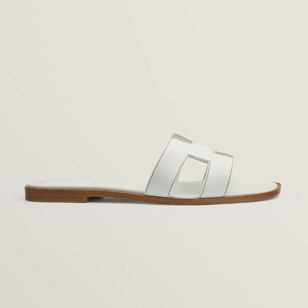 Flat Sandals With Cut-Out Strap Design - Diana