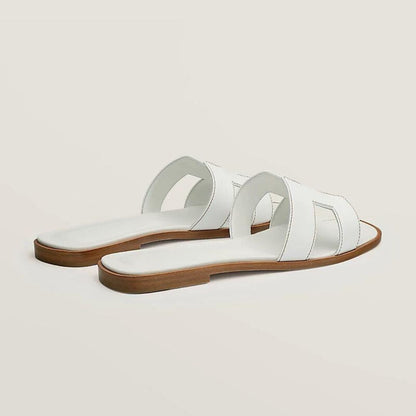 Flat Sandals With Cut-Out Strap Design - Diana