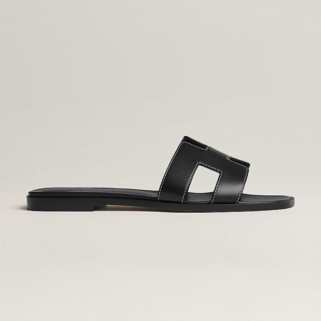 Flat Sandals With Cut-Out Strap Design - Diana