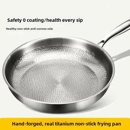 Close-up of the pan's hammered, scale-like cooking surface and riveted steel handle, with promotional captions about its coating-free design. 5