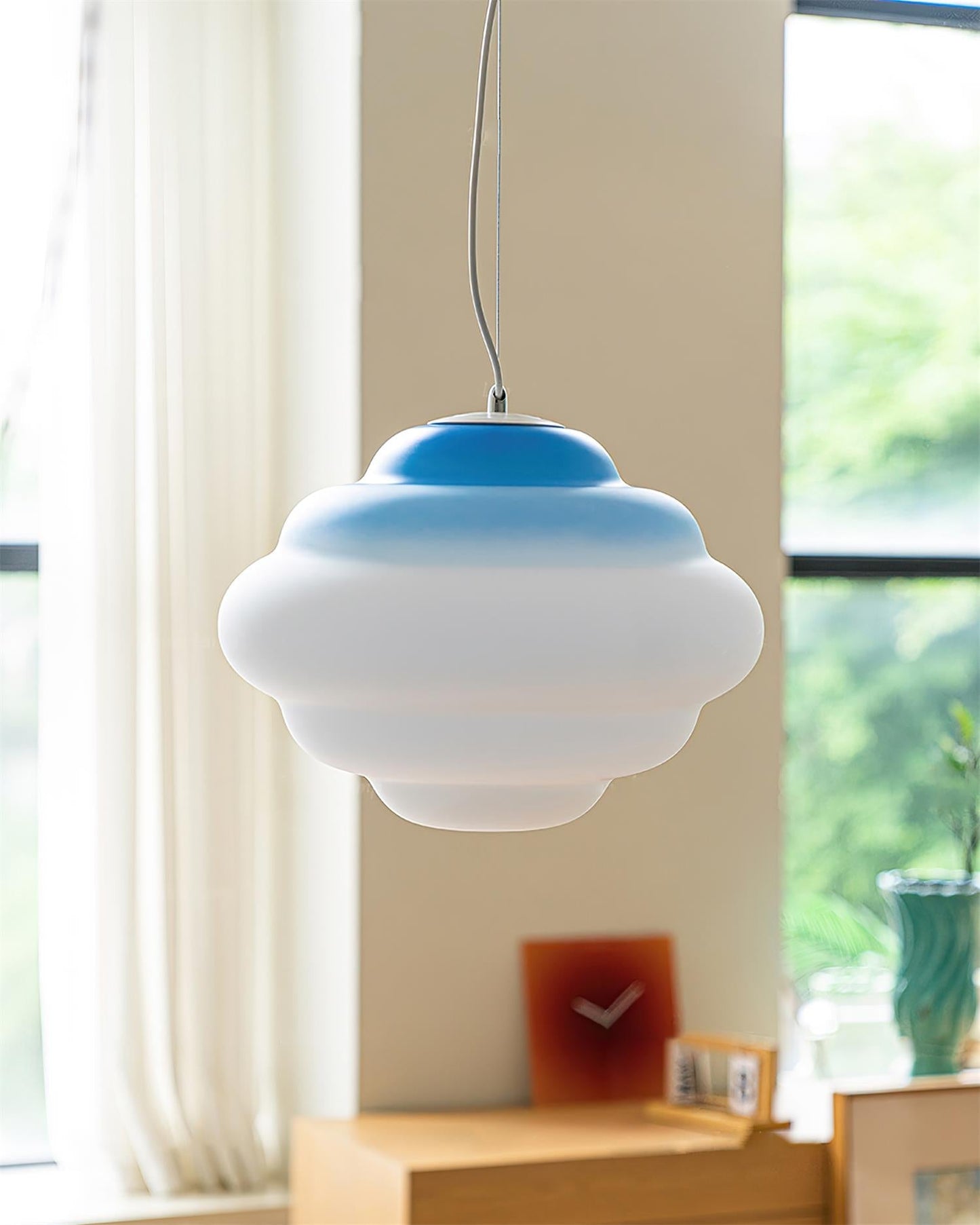 Pendant lamp with gradient and soft light diffusion - Aérola