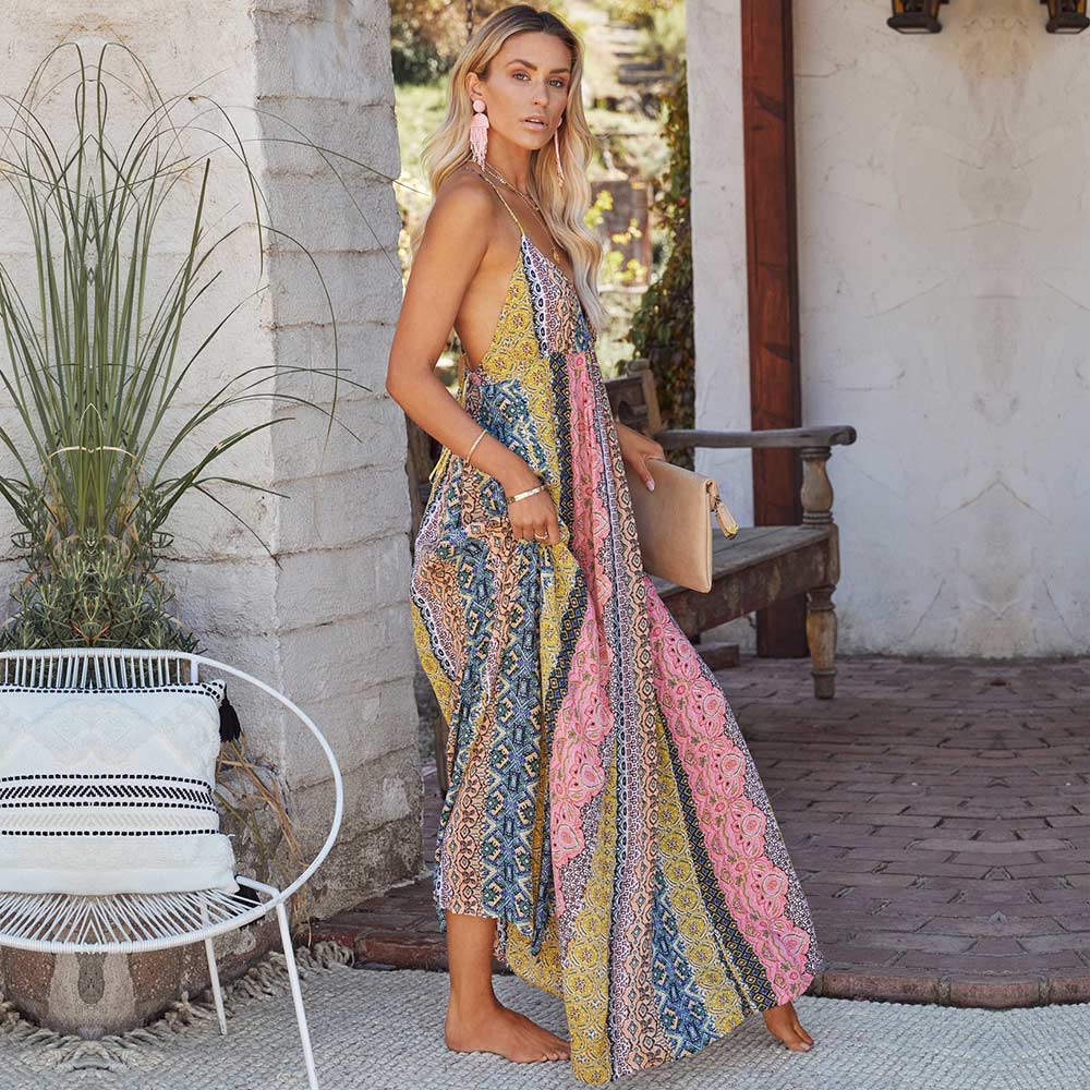 Trendy summer dress with V-neck and spaghetti straps – Pinky