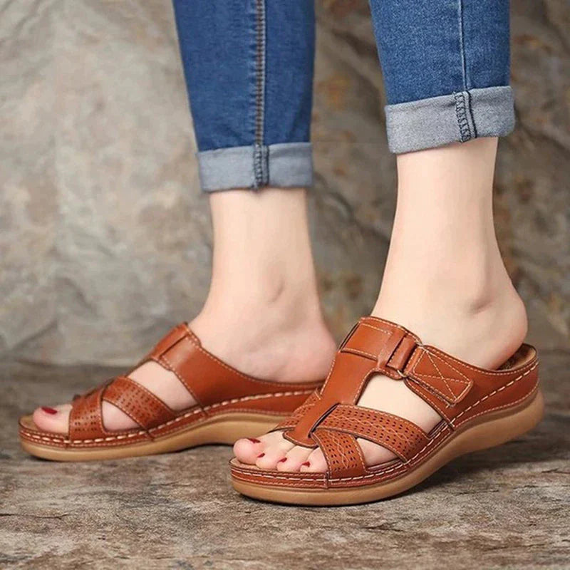 Breathable women's sandals for everyday wear with orthopedic comfort – Leila
