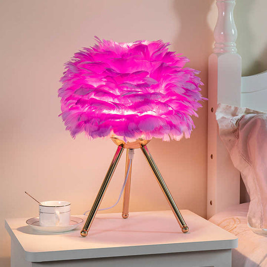 Dimmable Table Lamp with Luxury Feathers – Pluma