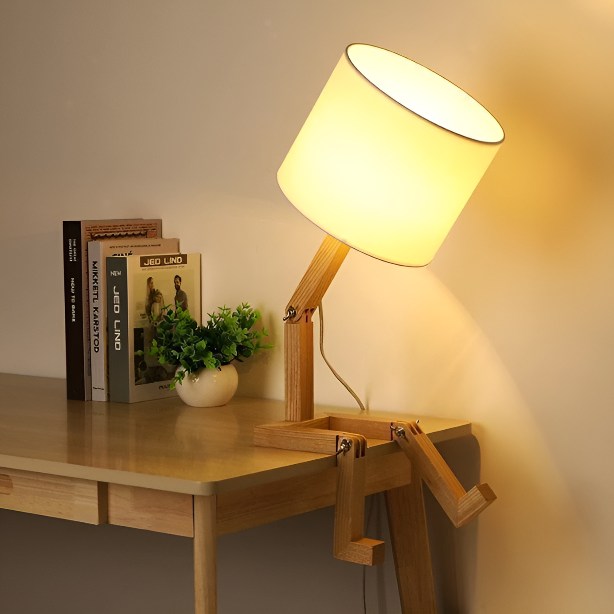 Flexible Robot Desk Lamp made of Solid Wood – LumoBot