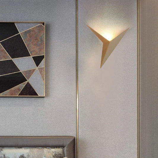 Modern Triangular Wall Lamp - TrigoLux