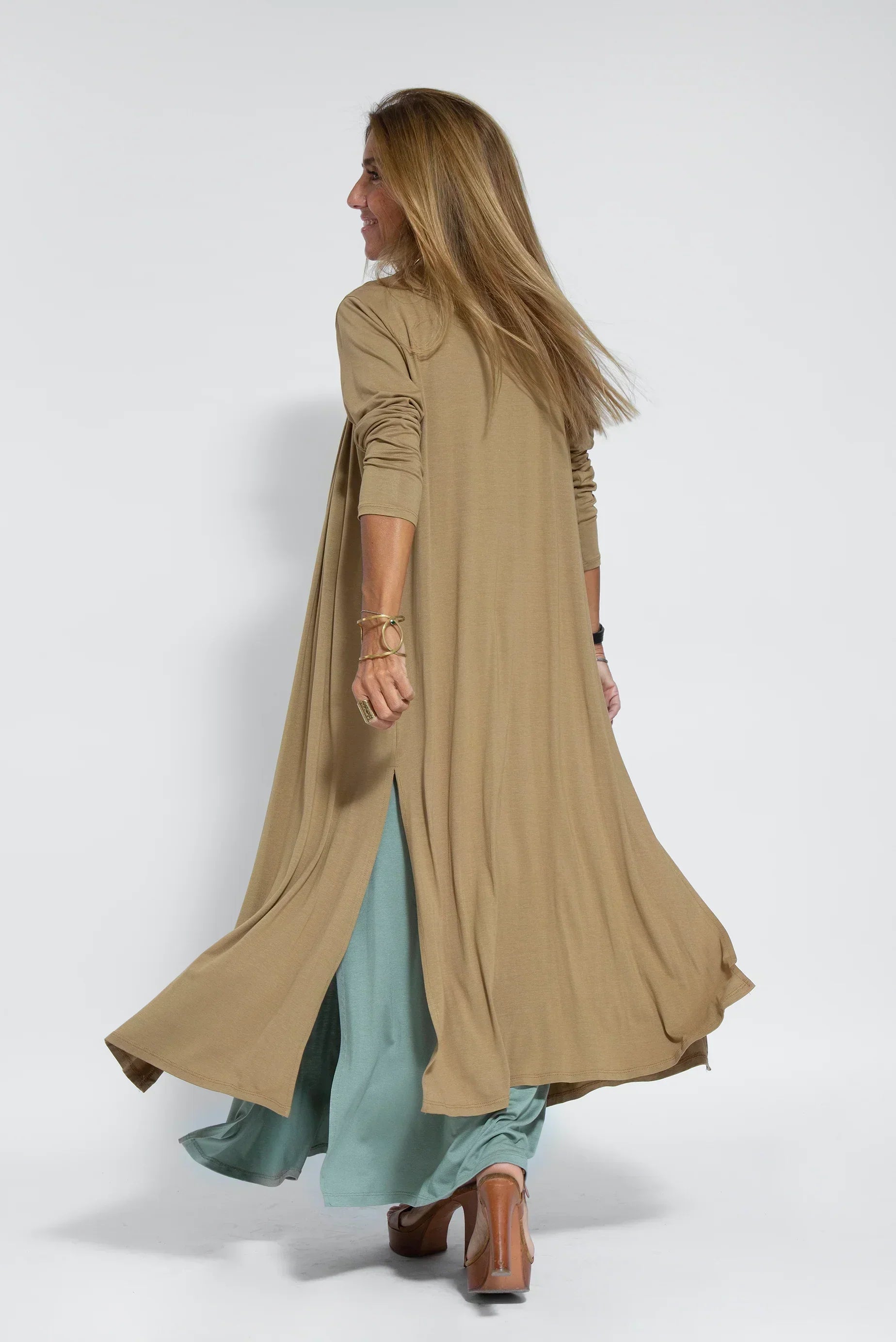 Long Sleeveless Dress With V-Neckline - Cynthia