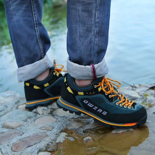 Low-Cut Outdoor Shoe With Lace Fastening - Adam
