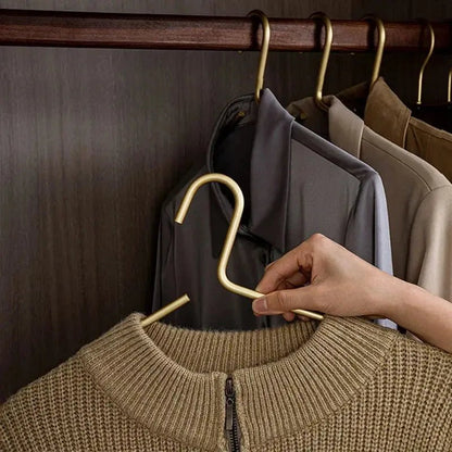 Luxury Anti-Slip Clothes Hangers - Closura
