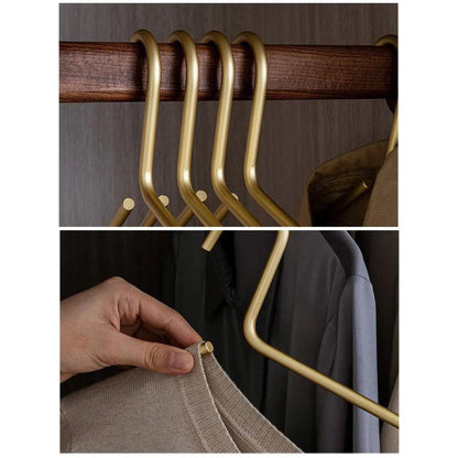 Luxury Anti-Slip Clothes Hangers - Closura