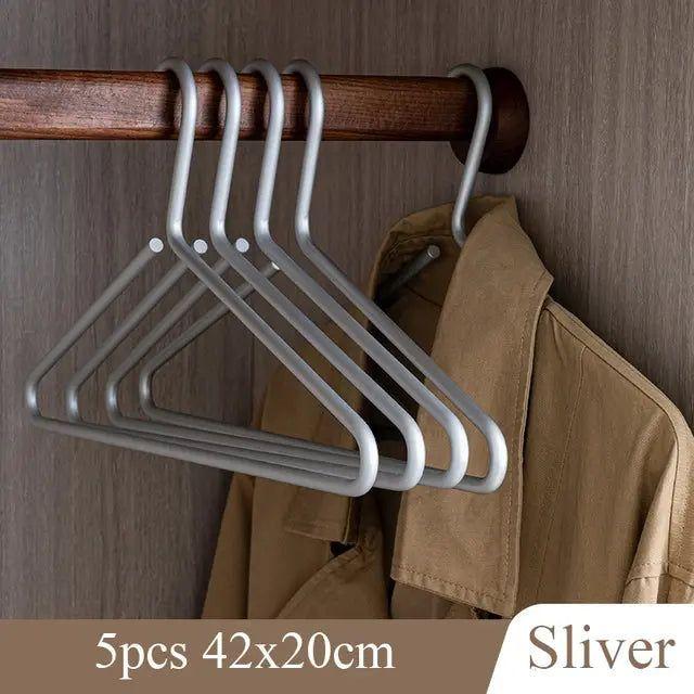 Luxury Anti-Slip Clothes Hangers - Closura