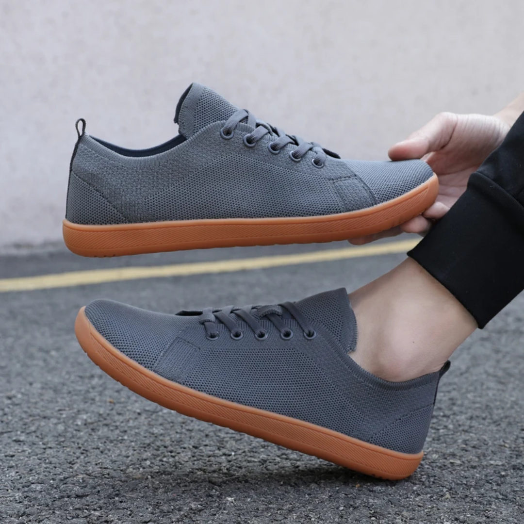 Minimalist Barefoot Sneaker With Flat Sole - Clark
