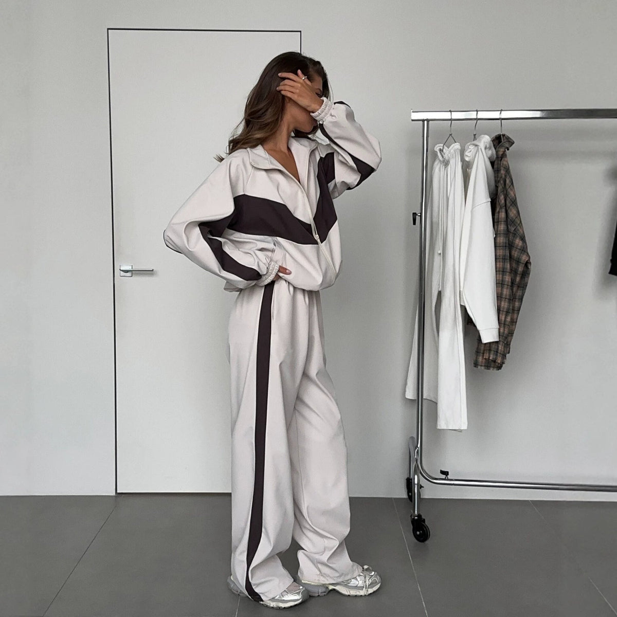 Women's Windbreaker Tracksuit Set with Wide-Leg Pants 3