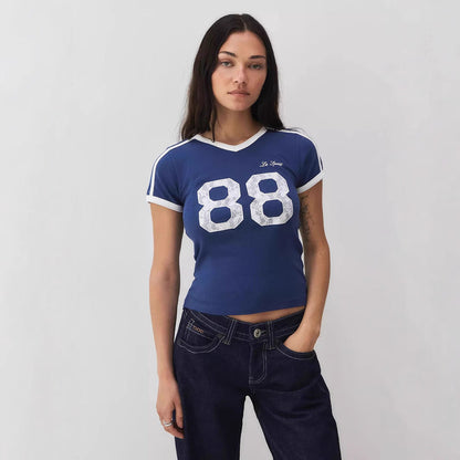 Trendy women's T-shirt with lace detail & contrast sleeves – Yelina