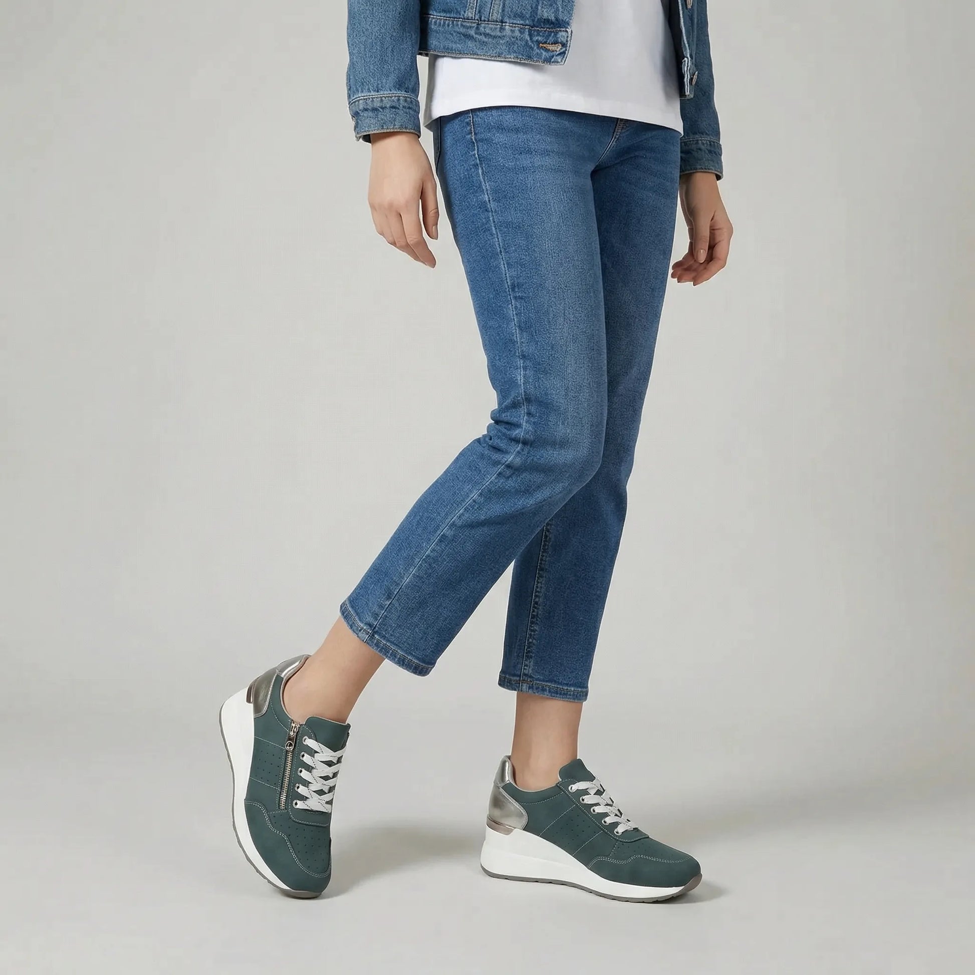 Orthopaedic Walking Shoe - Daniela