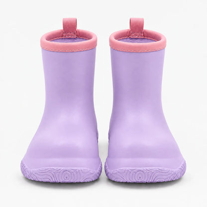 Front view of lilac wellies with pink collars and pull loops, standing side by side on a white background. 9