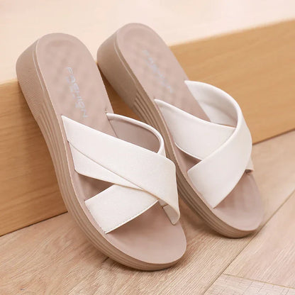 Ladies' wedge slippers made of leatherette with an open toe – Cassy
