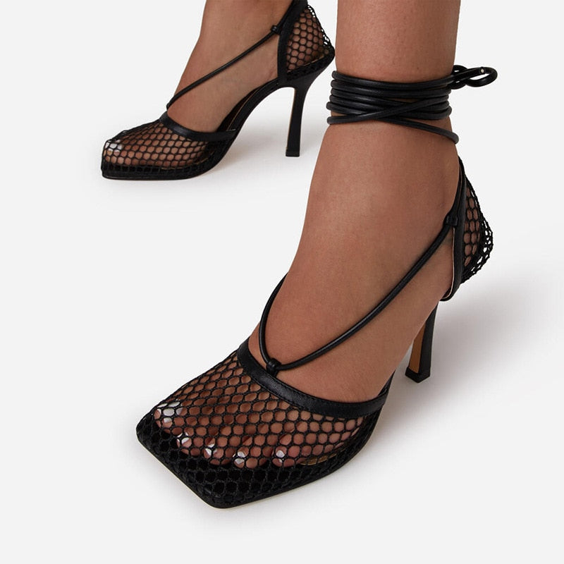 Pumps with a pointed design – Céleste