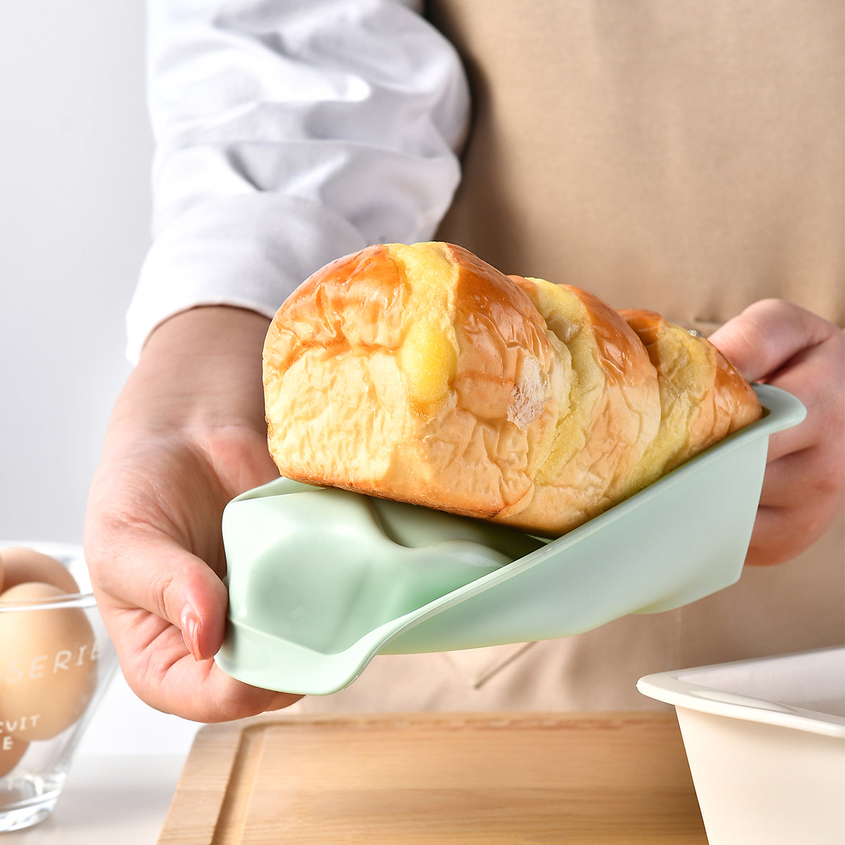 2-piece Rose Gold Non-Stick Bakeware Set with Lid - Brielle