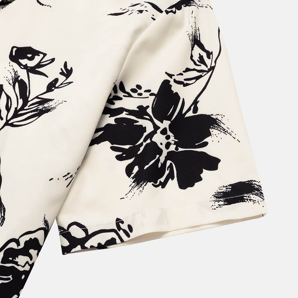 Summer shirt for men with tropical flair - AlohaVibes