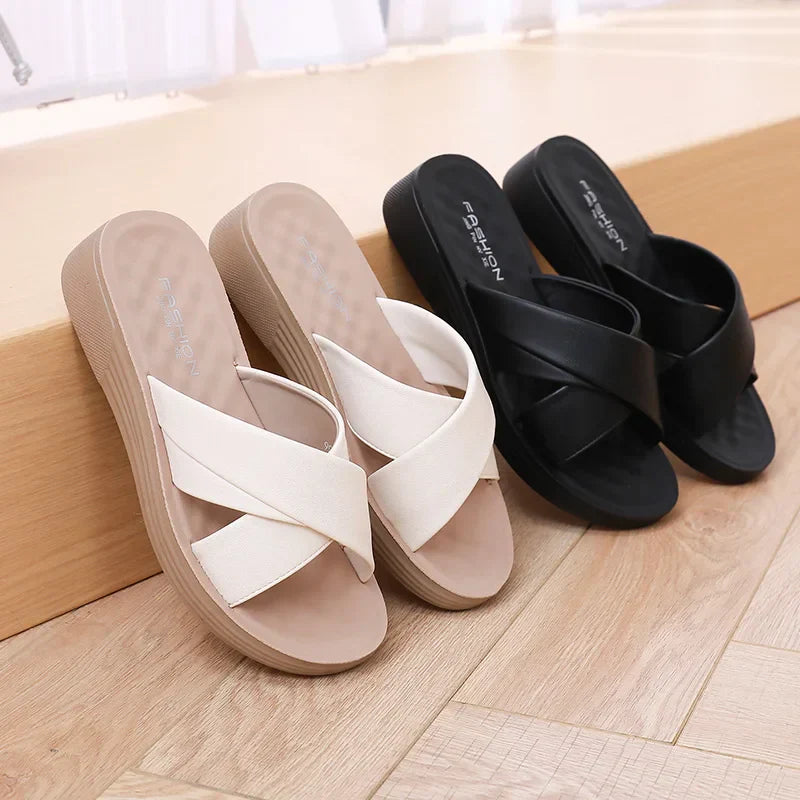Ladies' wedge slippers made of leatherette with an open toe – Cassy