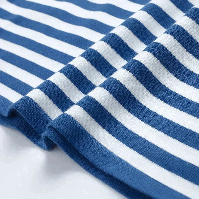 Stylish Striped T-Shirt Made of Lightweight Fabric - StreifenLeicht