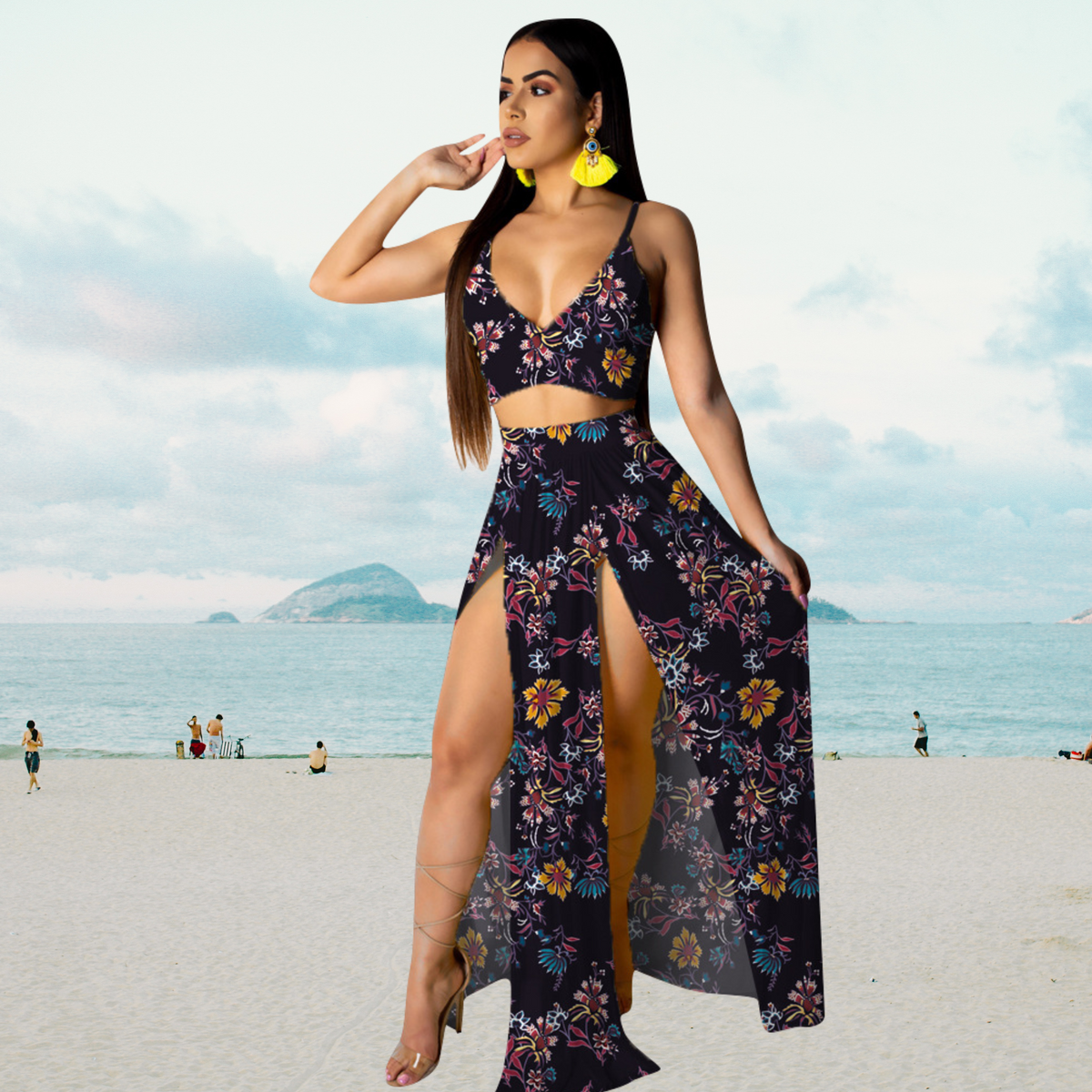 Summer outfit with spaghetti straps and a long skirt with a slit – Naïma