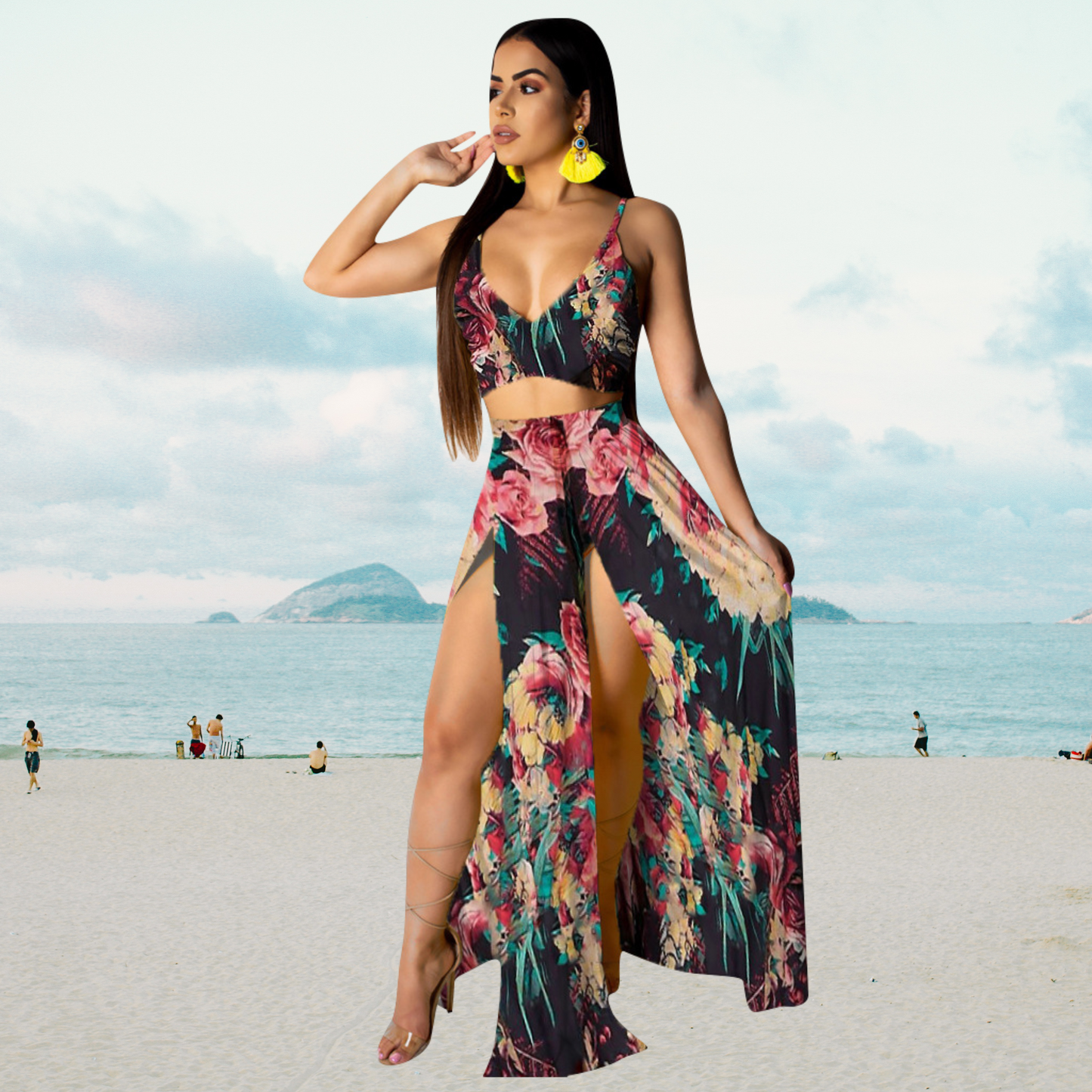 Summer outfit with spaghetti straps and a long skirt with a slit – Naïma