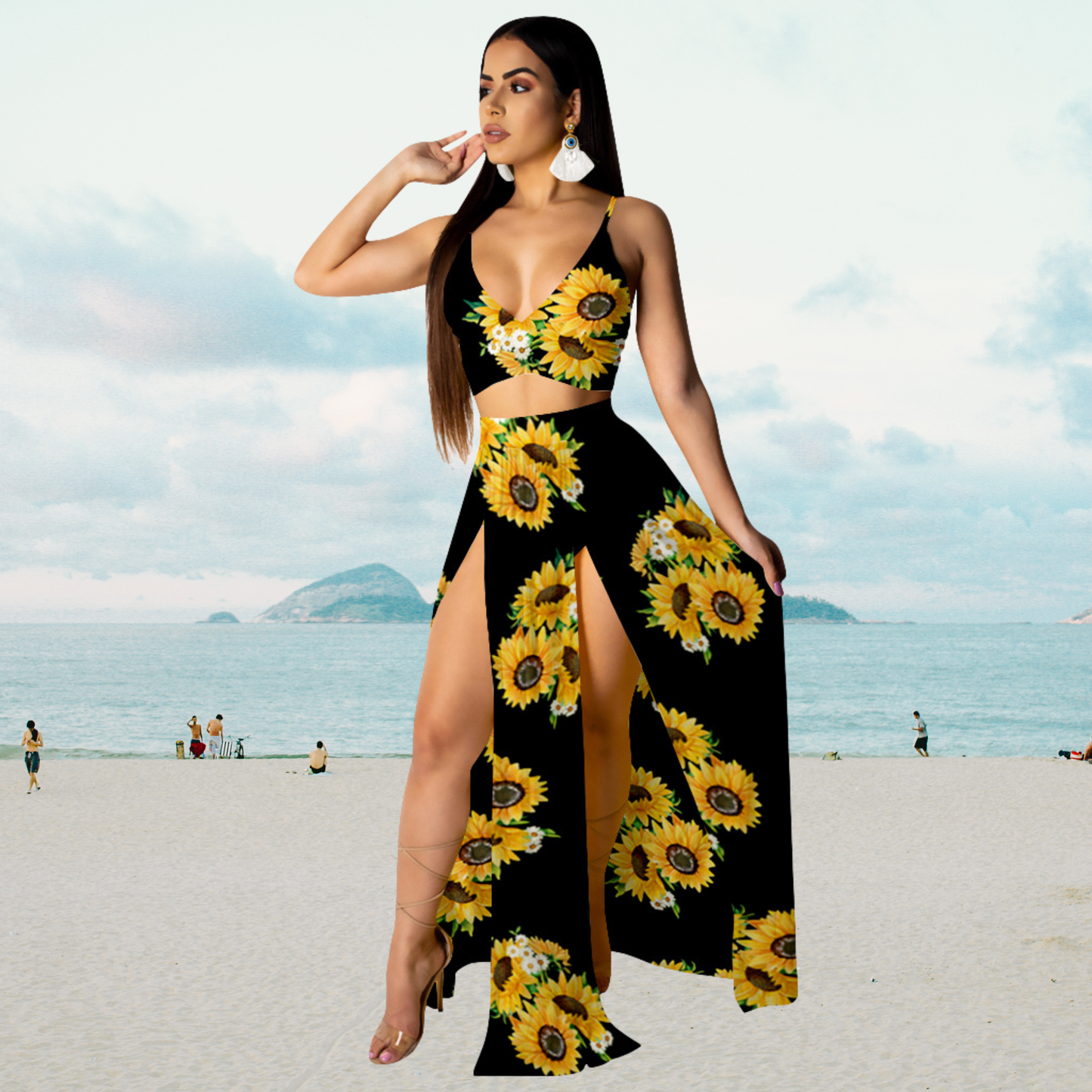 Summer outfit with spaghetti straps and a long skirt with a slit – Naïma