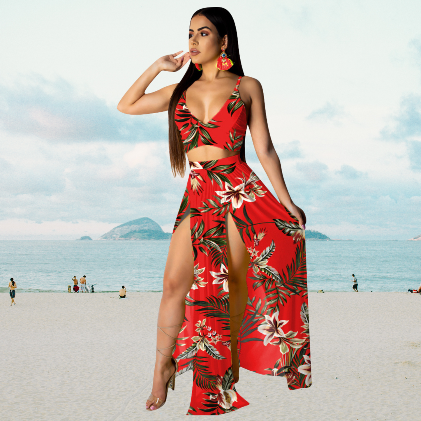 Summer outfit with spaghetti straps and a long skirt with a slit – Naïma